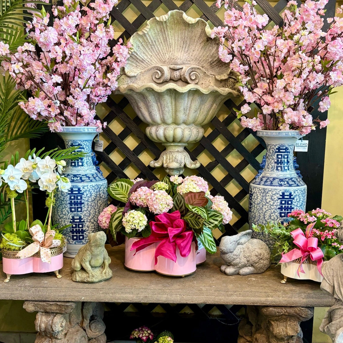 Classic Tole Quatrefoil Planter