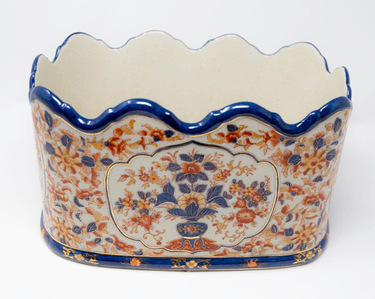 Imari Scalloped Porcelain Footbath Planter