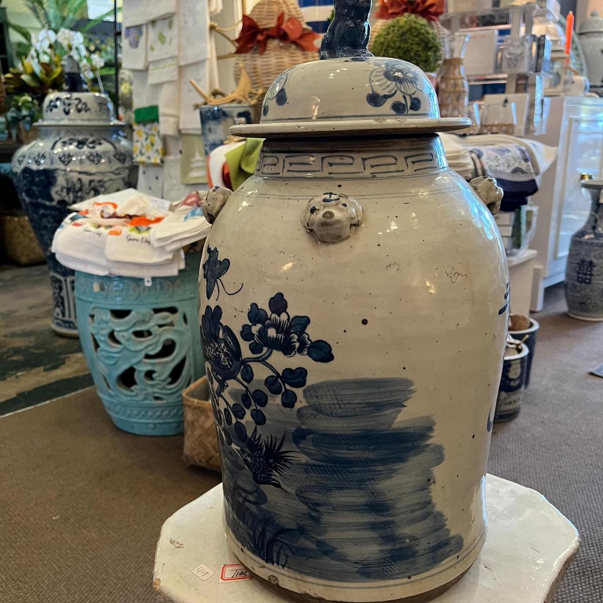 Blue and White Porcelain Floral Motif Temple Jar