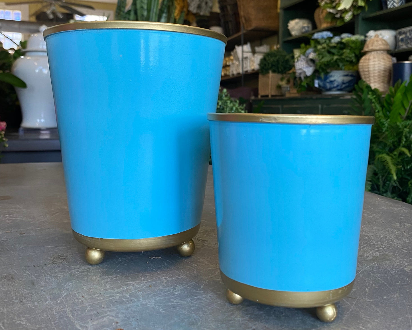 Light Blue Round Metal Cachepot