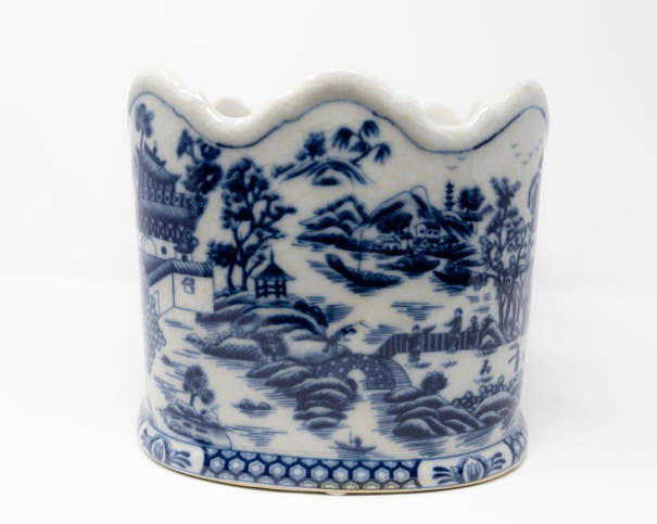 Blue Willow Scalloped Footbath Planter