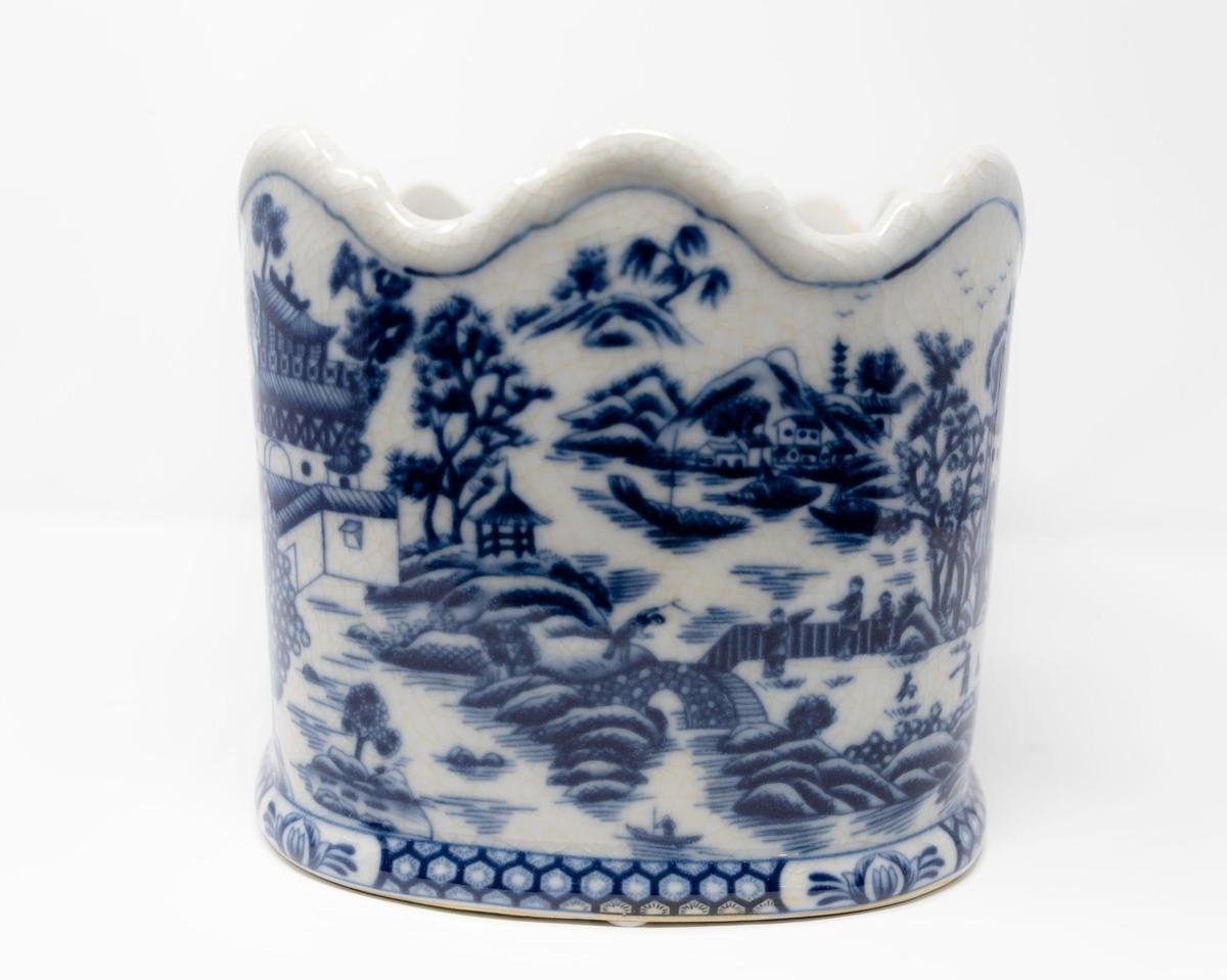 Blue Willow Scalloped Footbath Planter