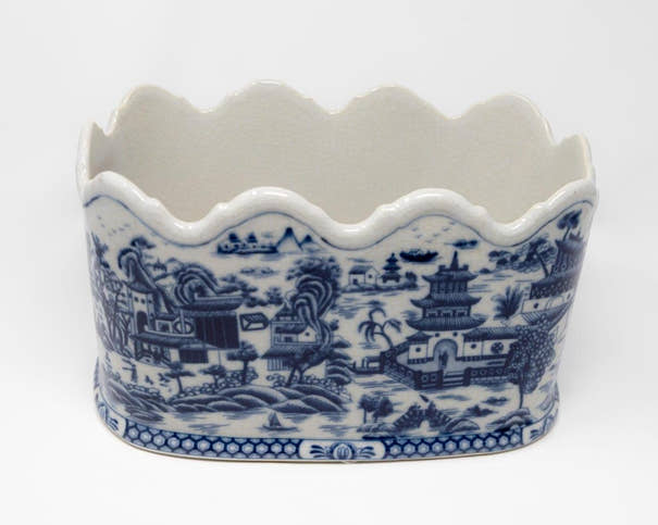 Blue Willow Scalloped Footbath Planter