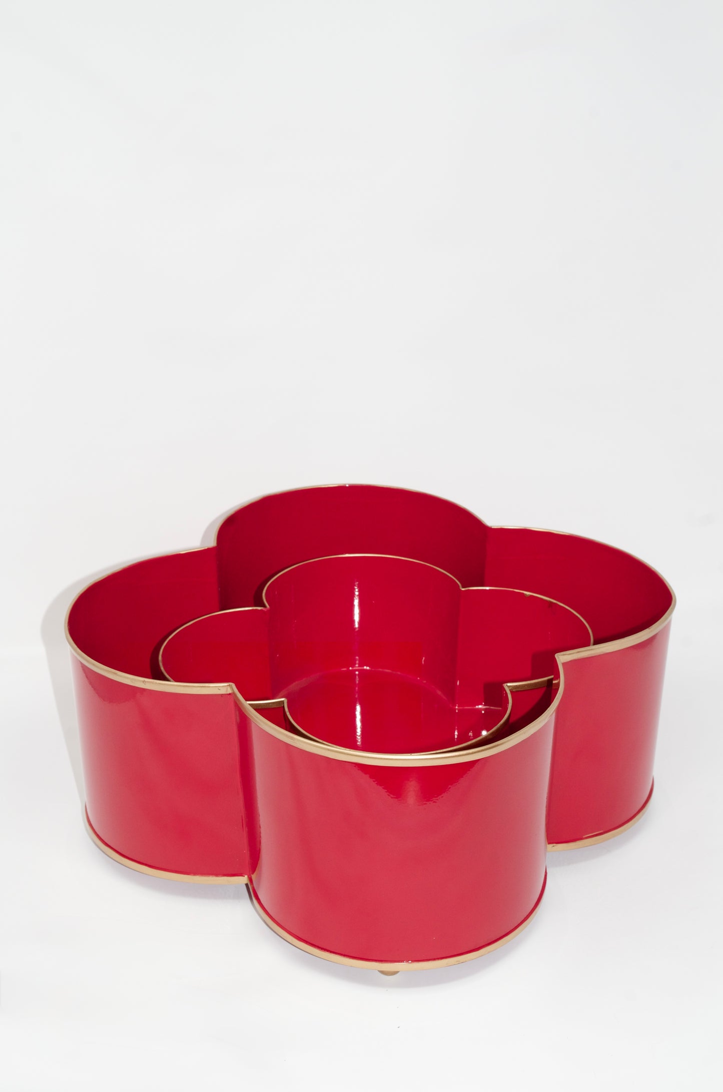 Classic Tole Quatrefoil Planter