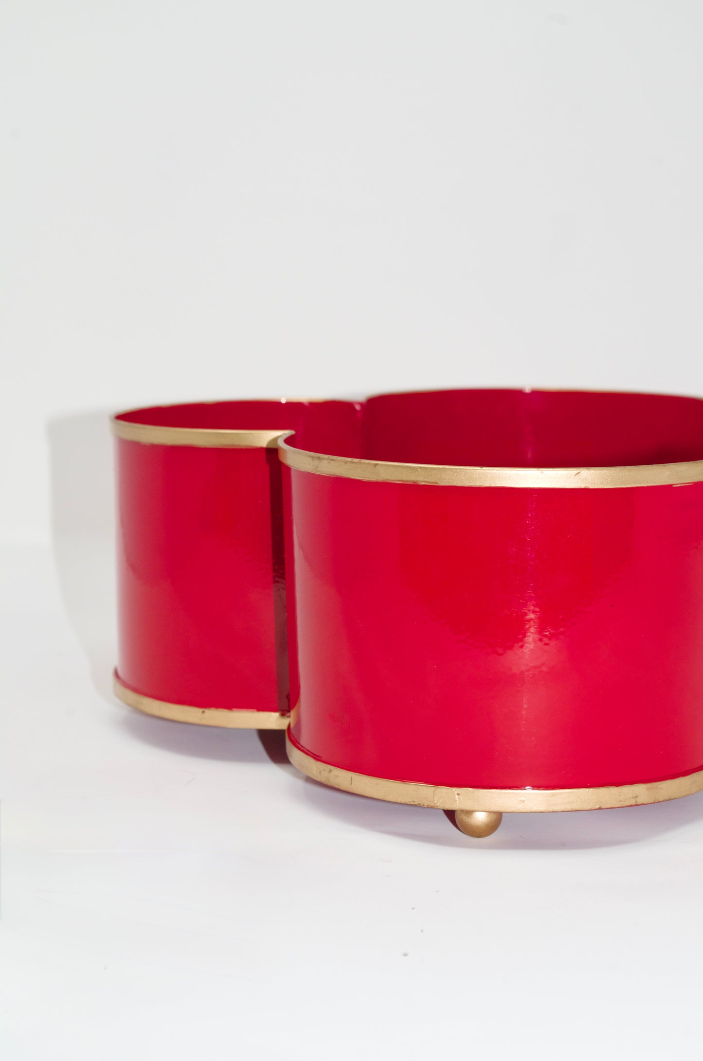 Classic Tole Quatrefoil Planter