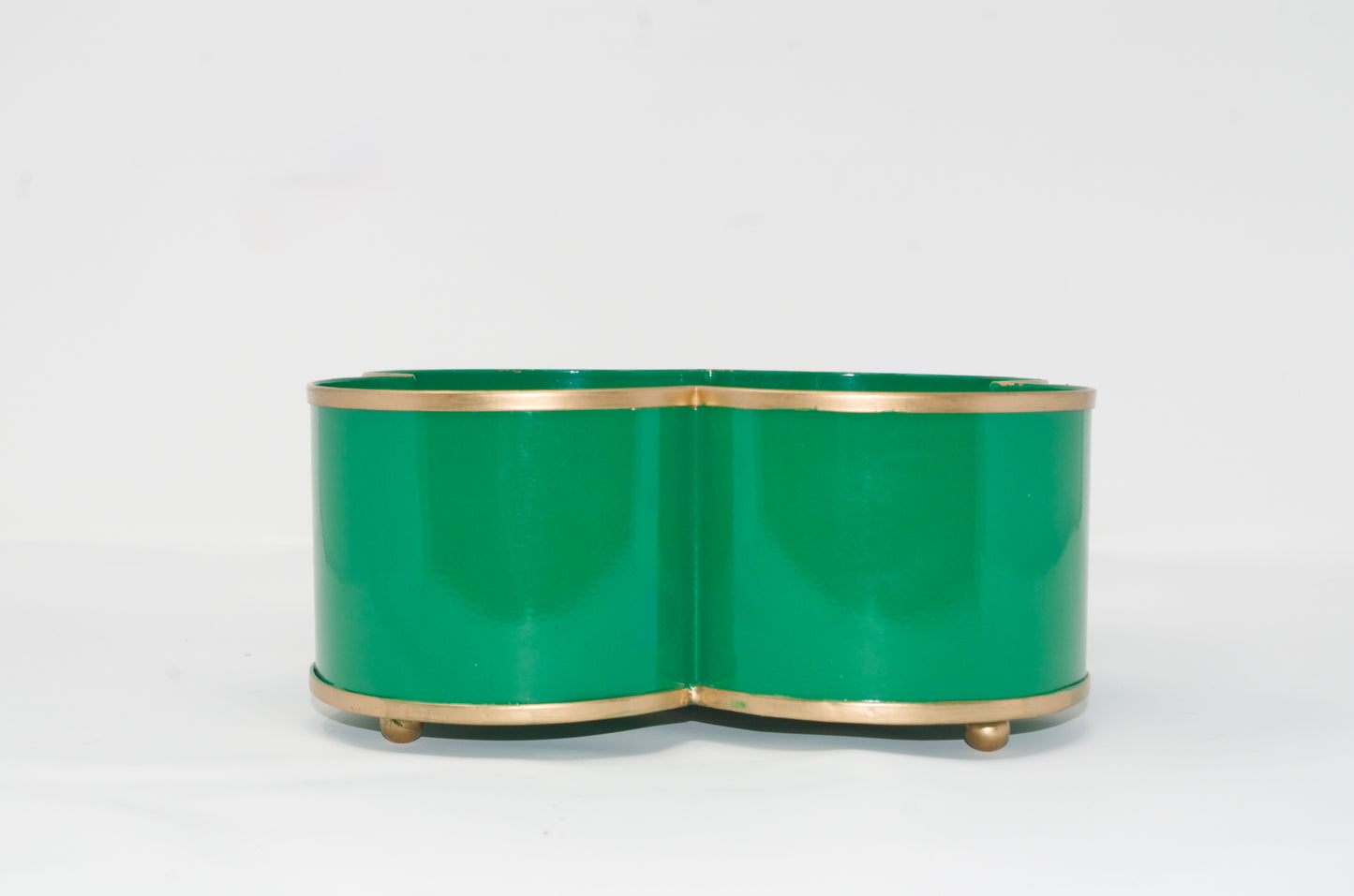 Classic Tole Quatrefoil Planter