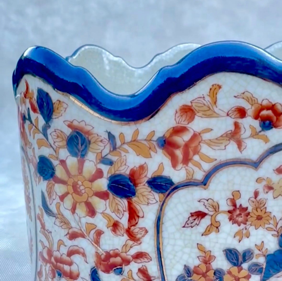 Imari Scalloped Porcelain Footbath Planter