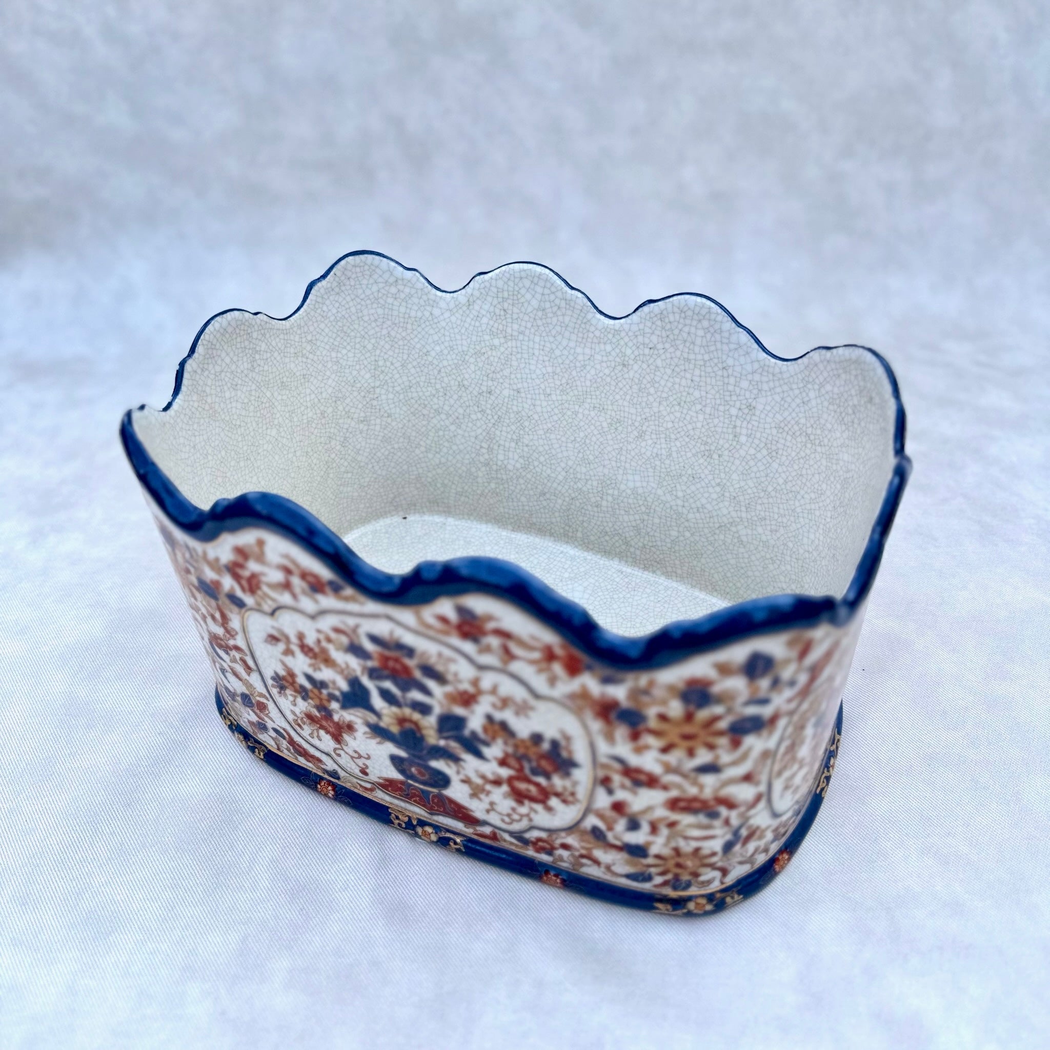 Imari Scalloped Porcelain Footbath Planter