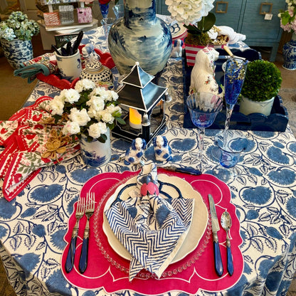 Scalloped Rectangle Linen Placemat