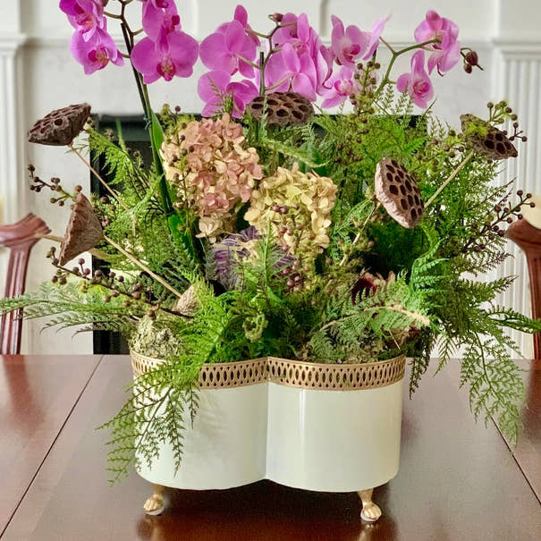 Banded Tole Quatrefoil Planter | Hand-painted Metal Cachepot Planter | Elegant Gold Claw Feet and Gold Banded Detail