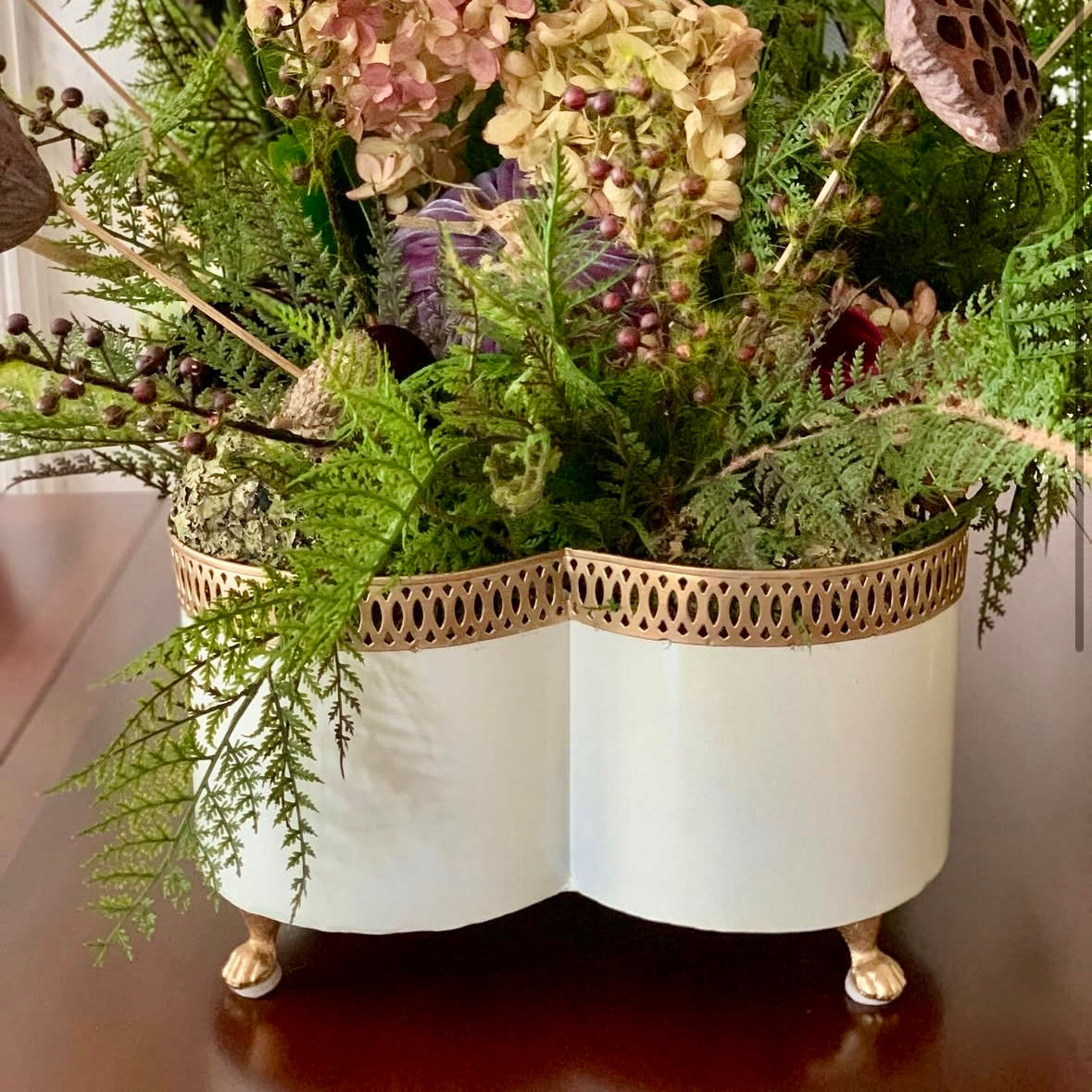 Banded Tole Quatrefoil Planter | Hand-painted Metal Cachepot Planter | Elegant Gold Claw Feet and Gold Banded Detail