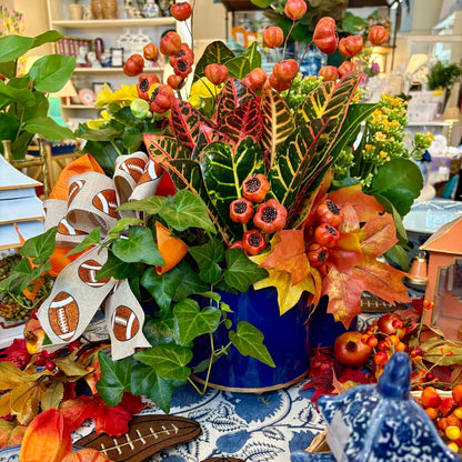 Classic Tole Quatrefoil Planter